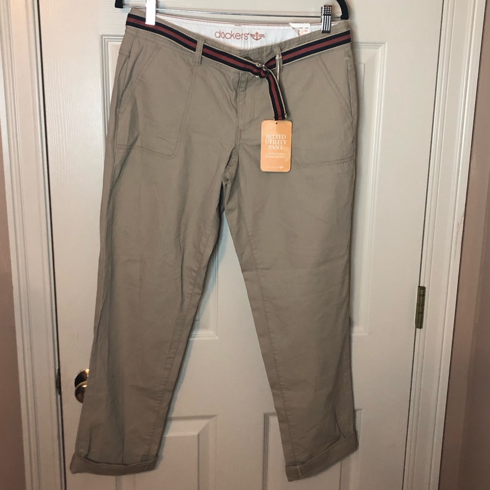 Dockers NWT Straight Narrow Leg Belted Utility Khaki Pants - Size 6